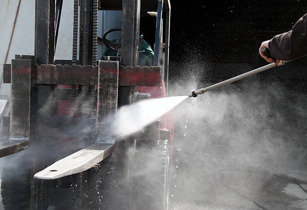 Best Driveway Pressure Washing  in Canton, IL